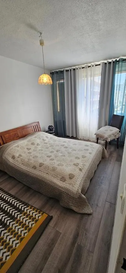 Joli 4 Pieces Salon De Provence Apartamento